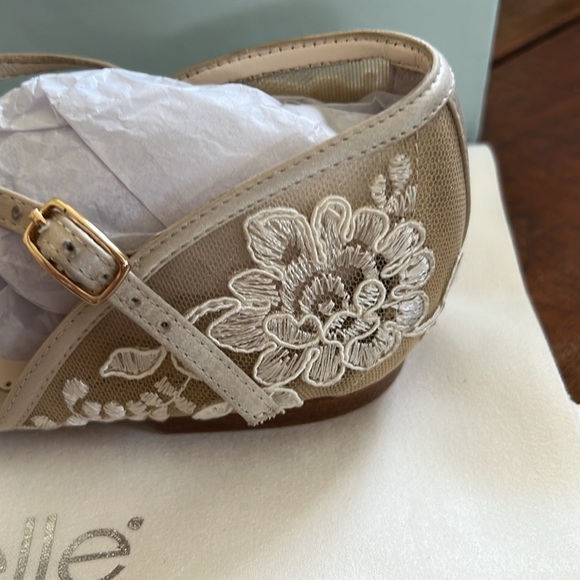Bella Belle CELIA Lace D'Orsay Nude Flats for Wedding - Size 7.5.  Worn once! - Picture 4 of 11